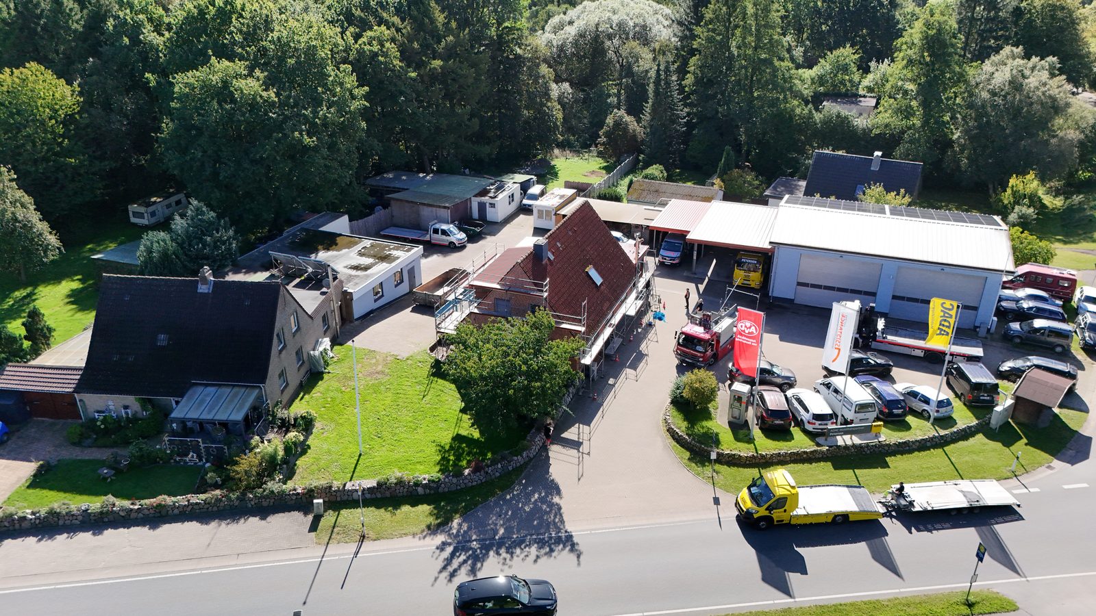 Werkstatt Lürschau — Hallen und Betriebshof an der Seeberg 4 aus der Luft